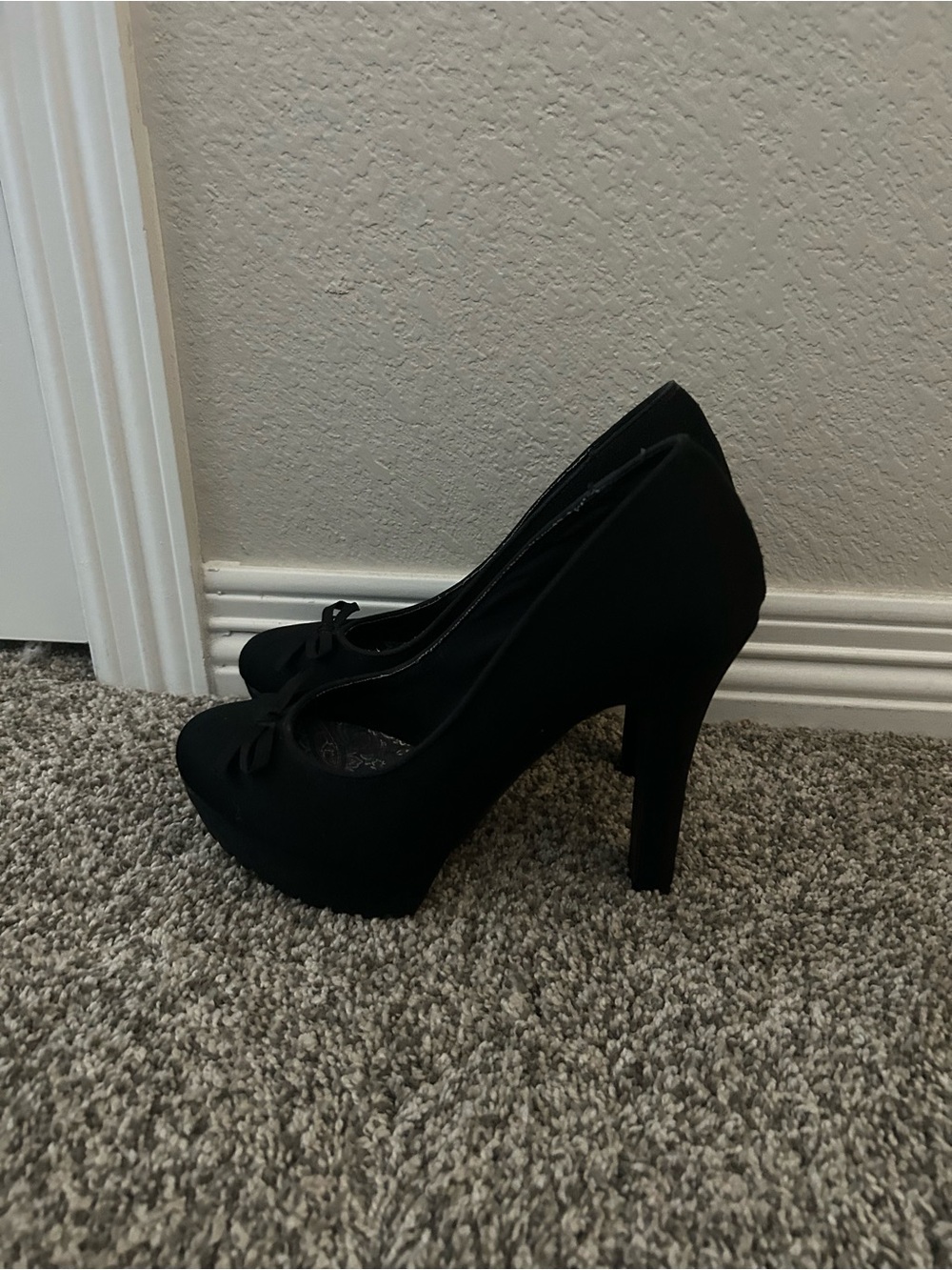 Rocket Dog Black Platform High Heel Pumps with Bow